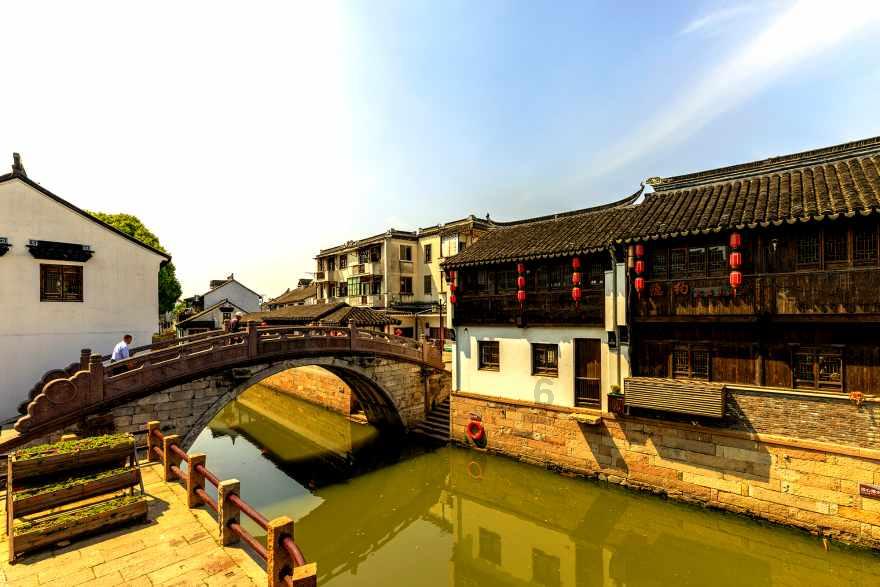 逃离违建房屋2